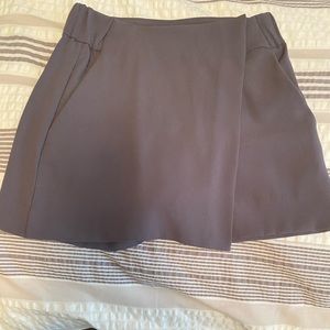 Aritzia Babaton Kelly mid-rise micro wrap skort